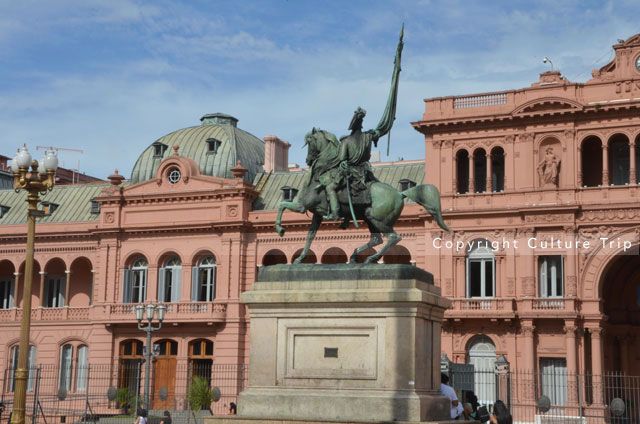 Statue équestre du général Manuel Belgrano