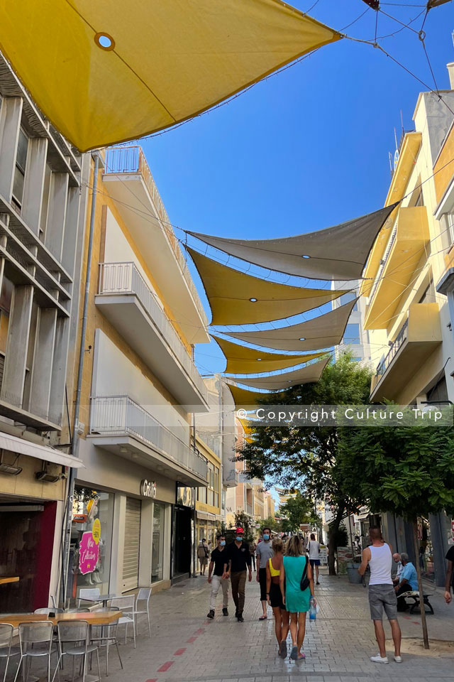 La rue ombragée de Ledras