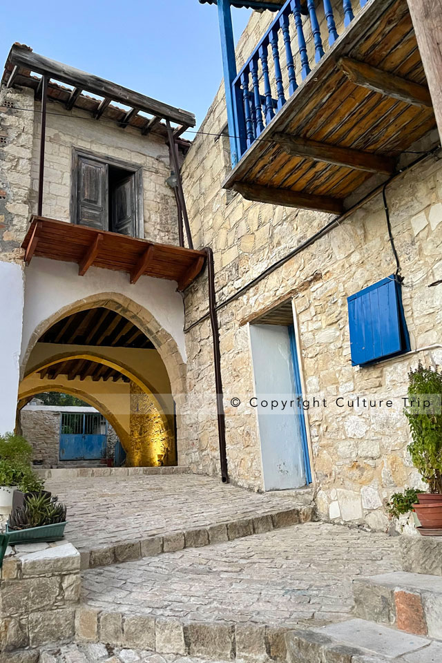 Belles maisons en pierre restaurées