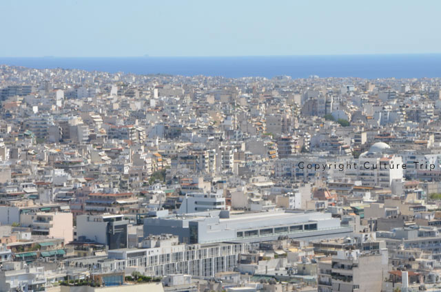 Athènes s'étire jusqu'à la mer Egée