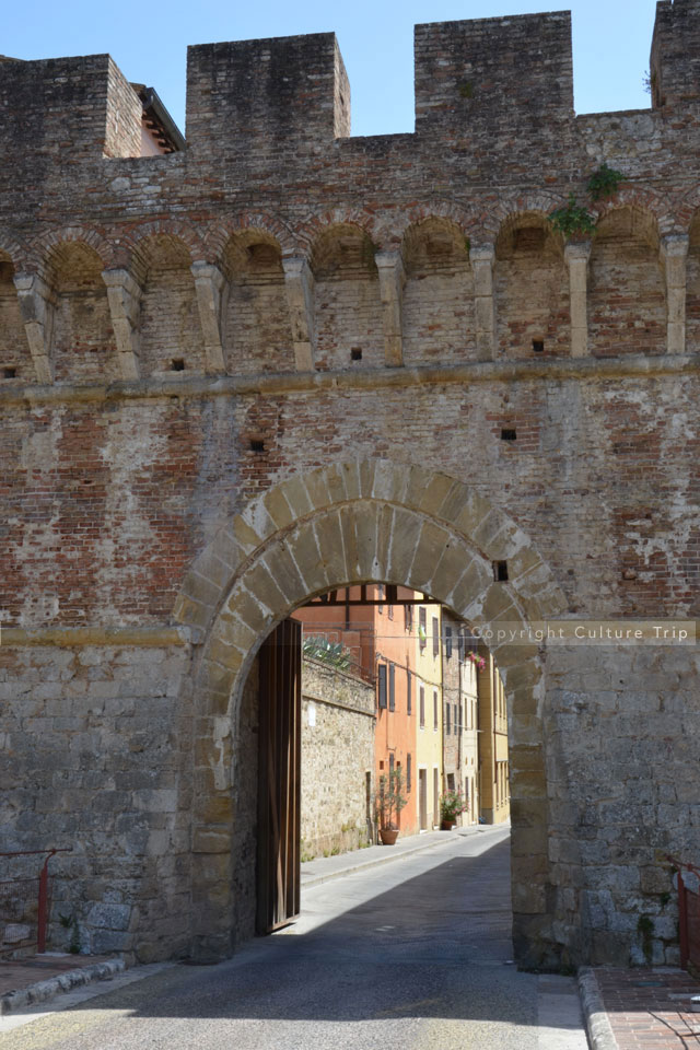 Porte monumentale fortifiée