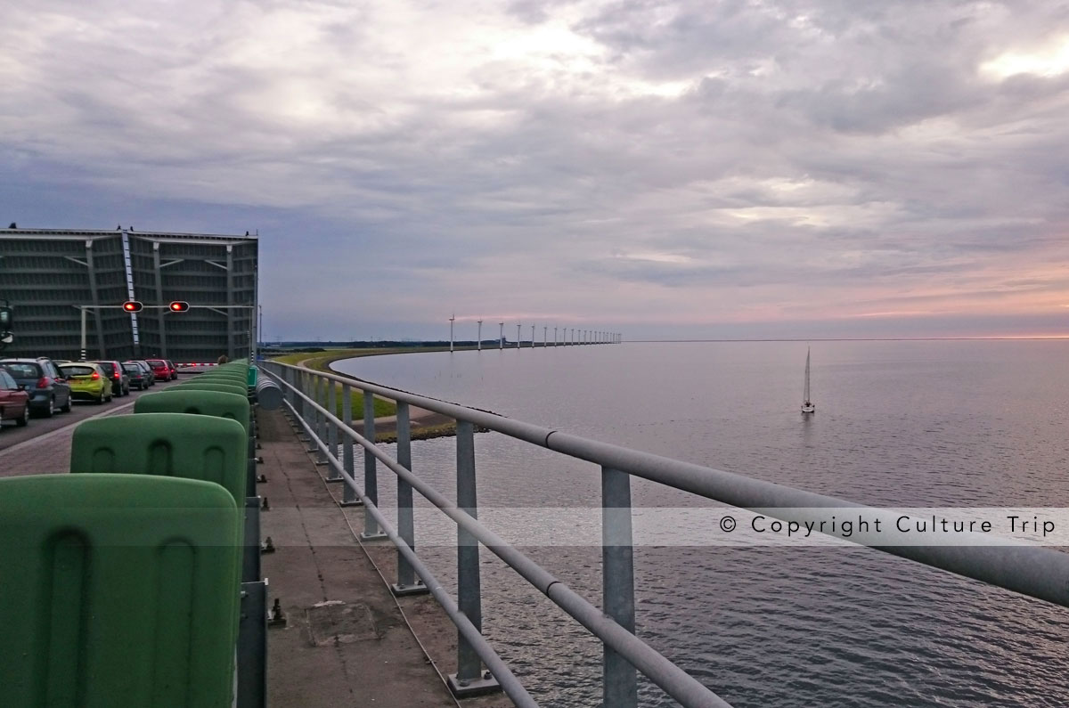 L'Afsluitdijk est une digue longue de 32 kilomètres