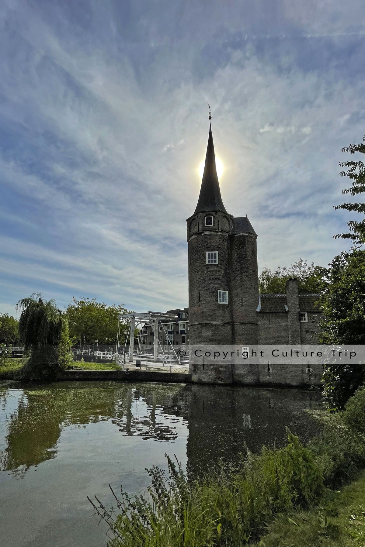 La tour orientale à l'embouchure du canal d'Ostende