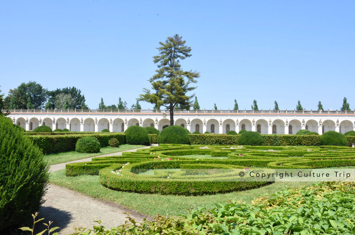 La colonnade du Jardin aux fleurs