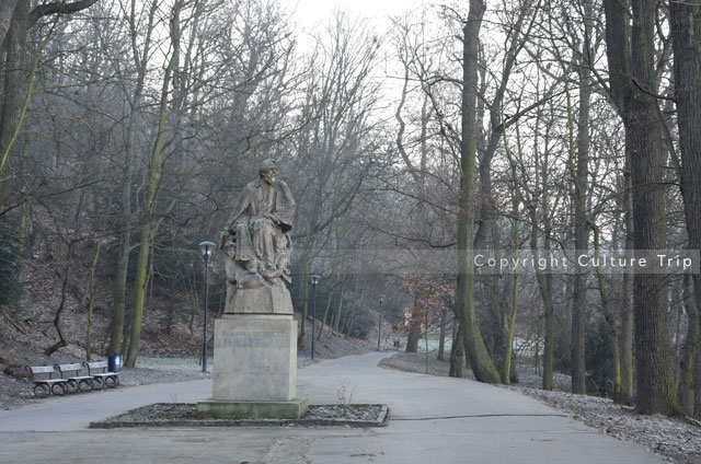 Statue de Jaroslav Vrchlický, écrivain et poète