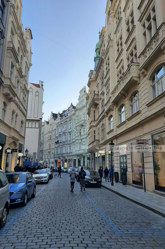 Rue Maiselova dans le quartier juif