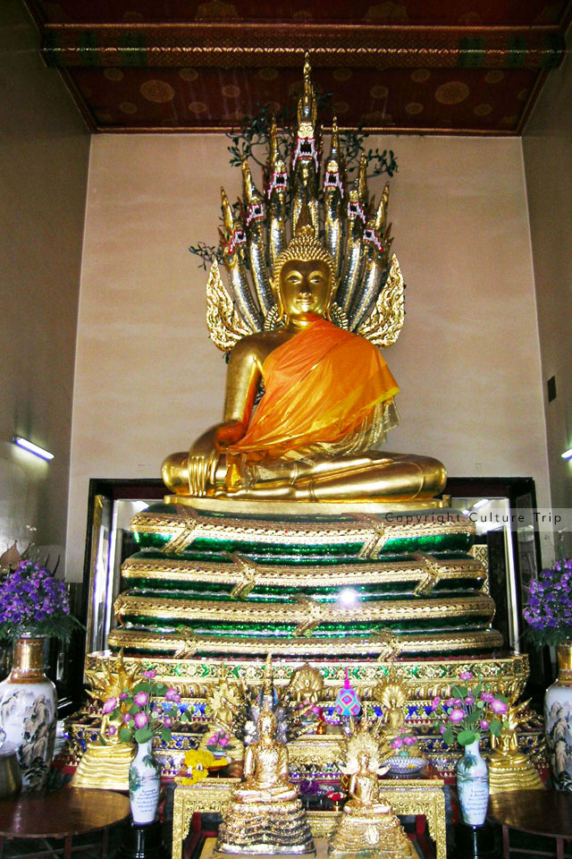 Statue d'or de Bouddha
