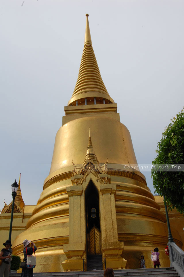 Le Phra Sri Ratana Chedi