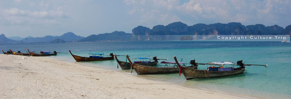 Long tail boats